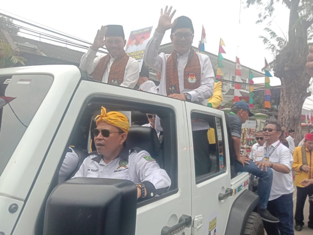 Ribuan pendukung mengiringi Bacalon Walikota & Wakil Walikota Syachrudin dan Maryono ke kantor KPU, Kota Tangerang Sumber1news kamis 29 Agustus 2024,
