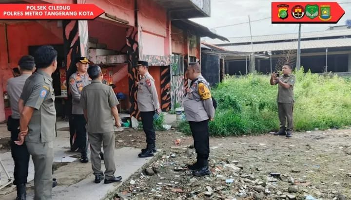 *Operasi Gabungan Tertibkan Posko Ormas Tak Berizin di Ciledug*