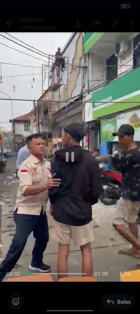*Aksi Brutal di Pasar Lama Tangerang, Korban Dikeroyok hingga Alami Luka Lebam*