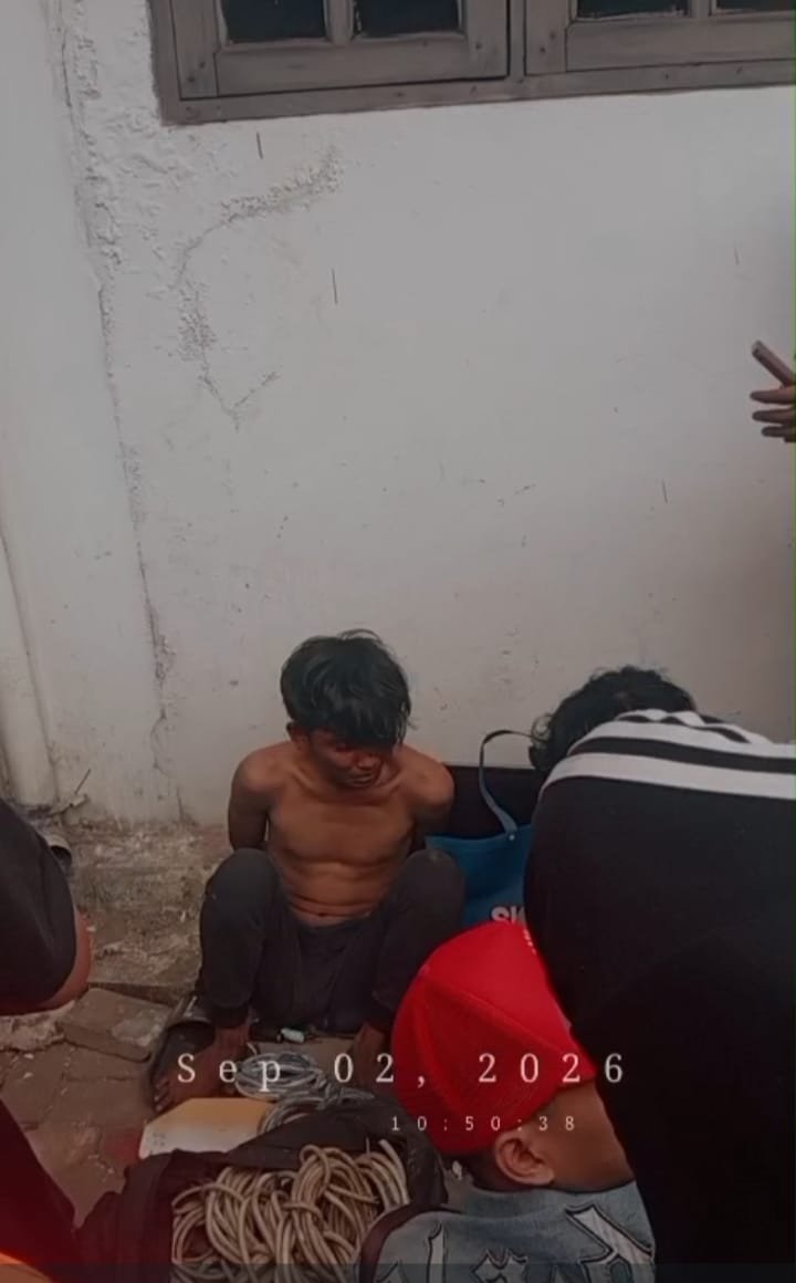 Diduga Curi Kabel di Perumnas Jalan Sawo Tangerang, Seorang Pria Diamankan Warga